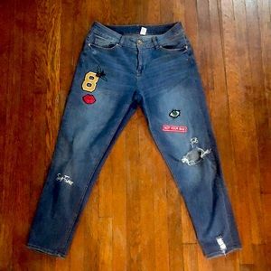 Fun Patch Detailed Boyfriend Jeans